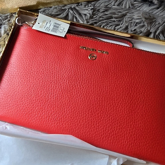 NWT MICHAEL Michael Kors Red Leather Wristlet Clutch